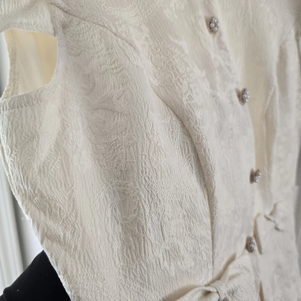 SENI & CADE Bow Trim Bubble Hem Short Dress - Picture 3 of 9